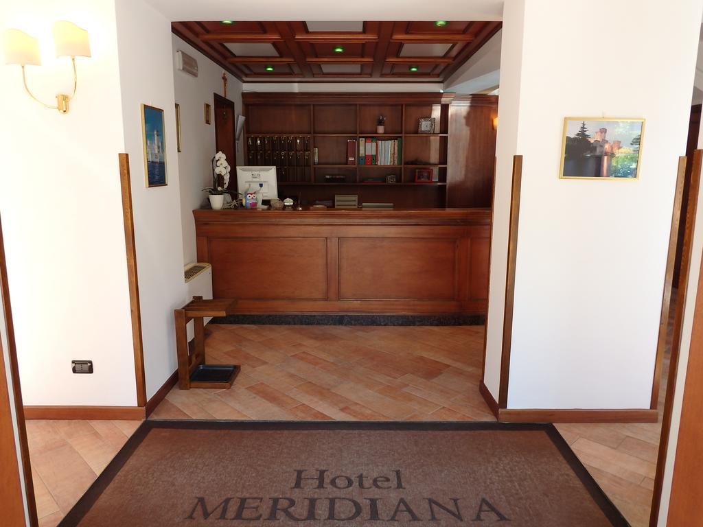 梅里蒂安娜酒店 西尔米奥奈 外观 照片
